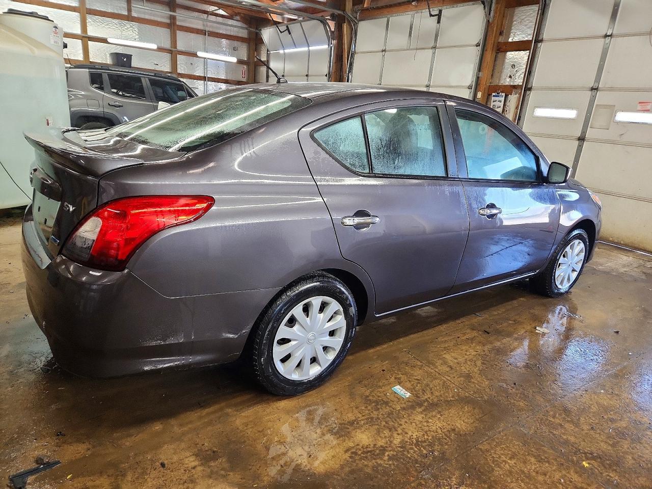 2015 NISSAN VERSA