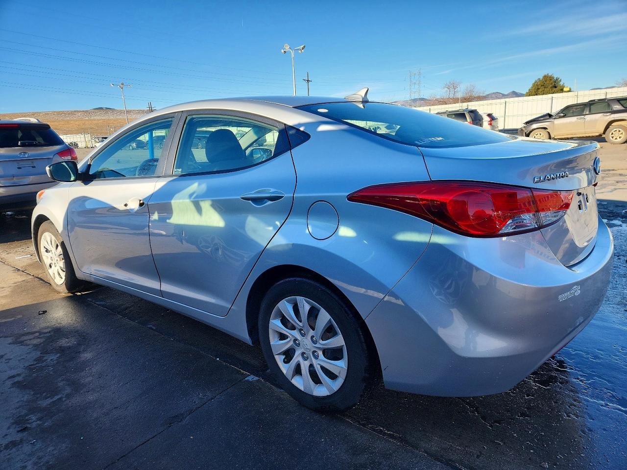 2012 HYUNDAI ELANTRA