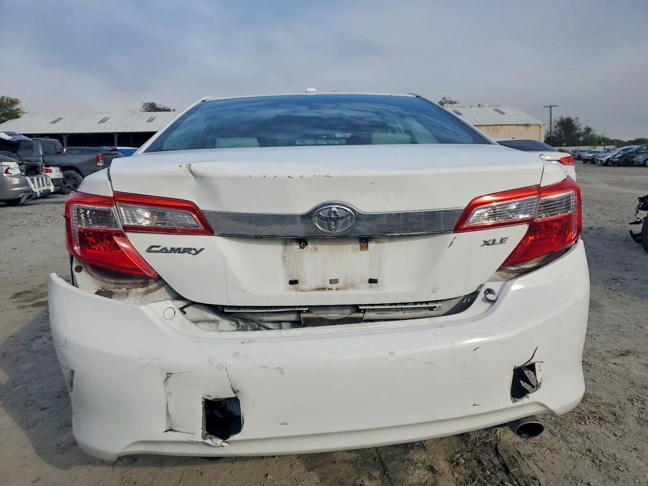 2014 TOYOTA CAMRY