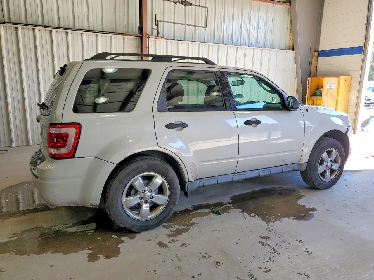 2009 FORD ESCAPE