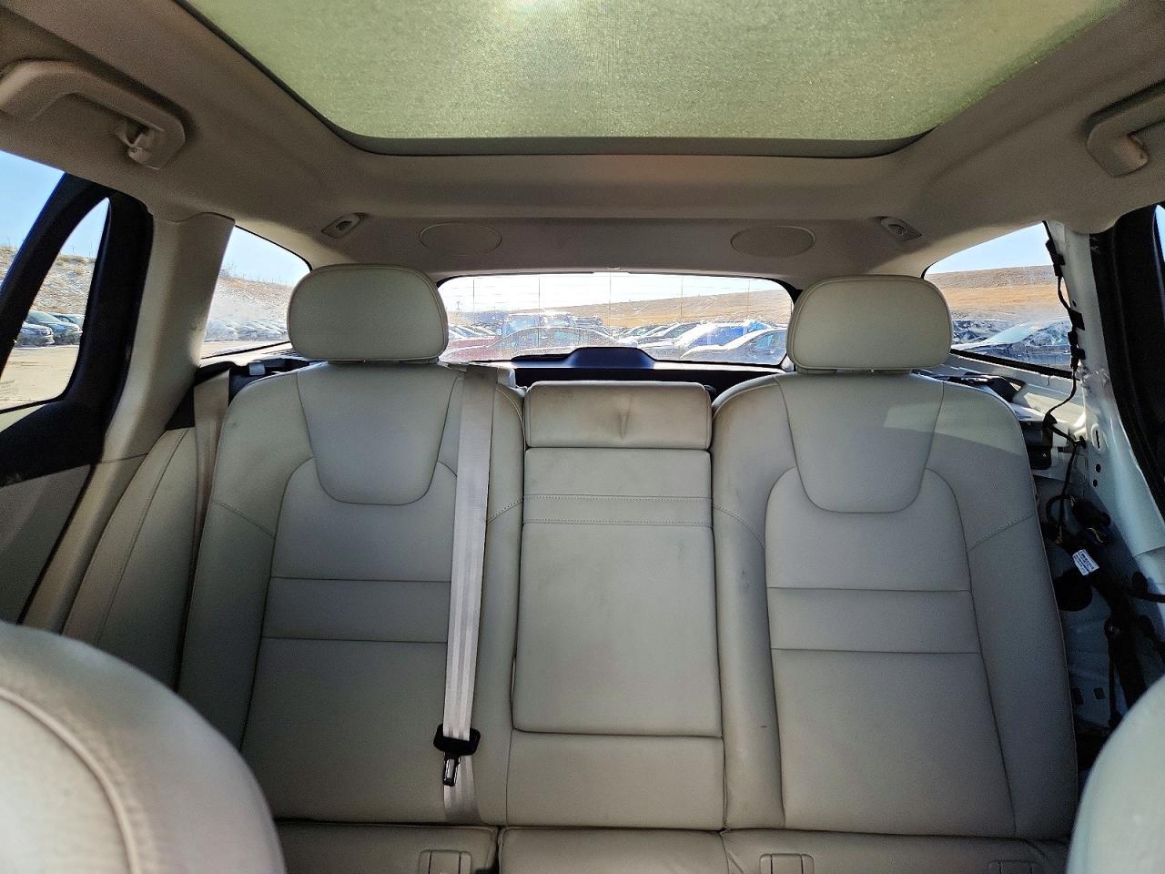 2022 Volv V60