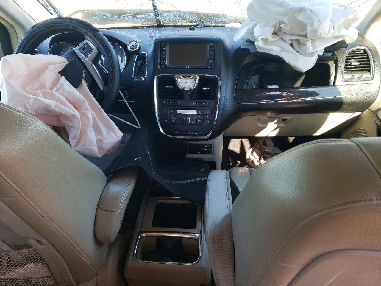 2011 CHRYSLER Town & Country