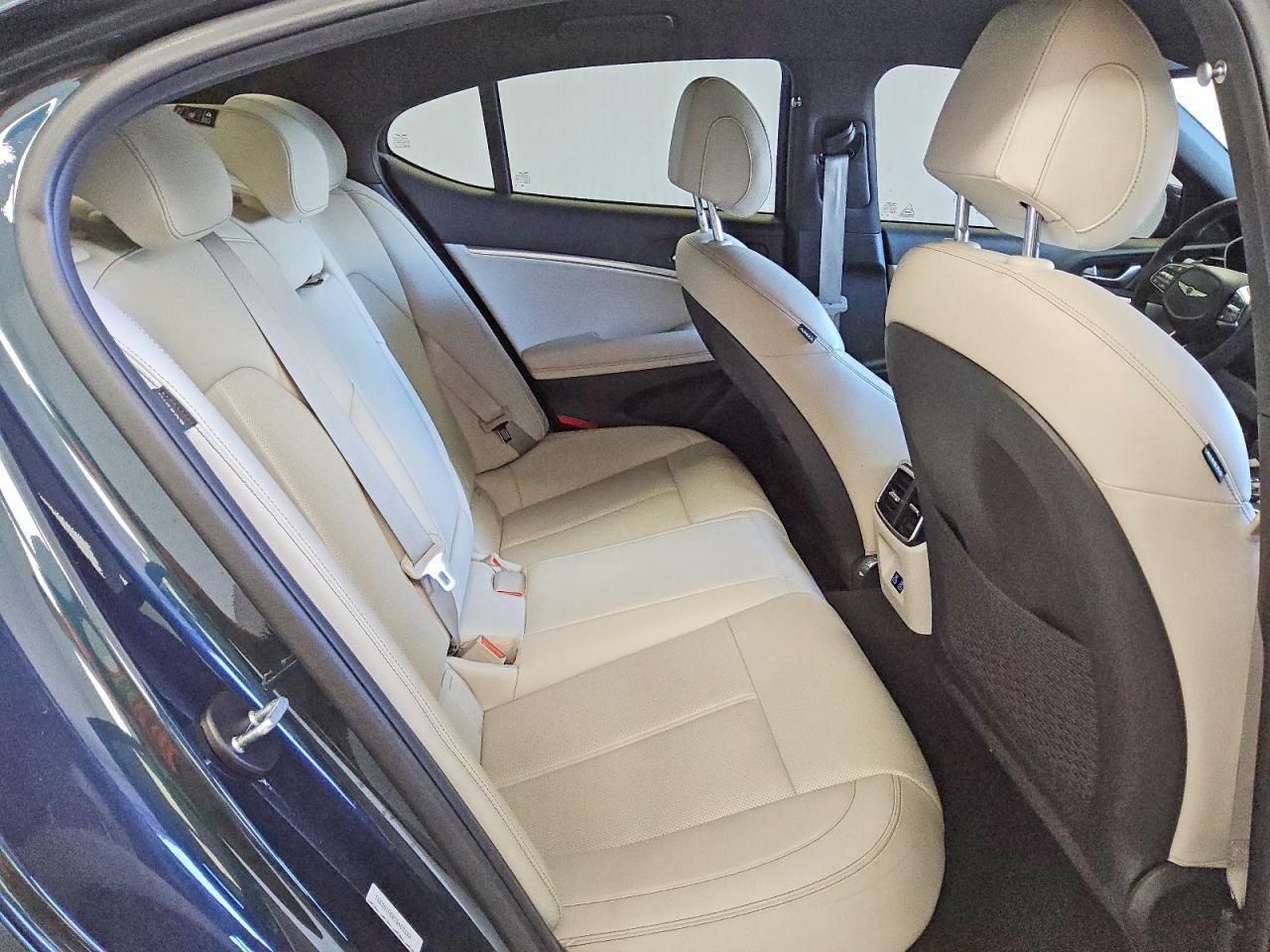 2025 GENESIS G70