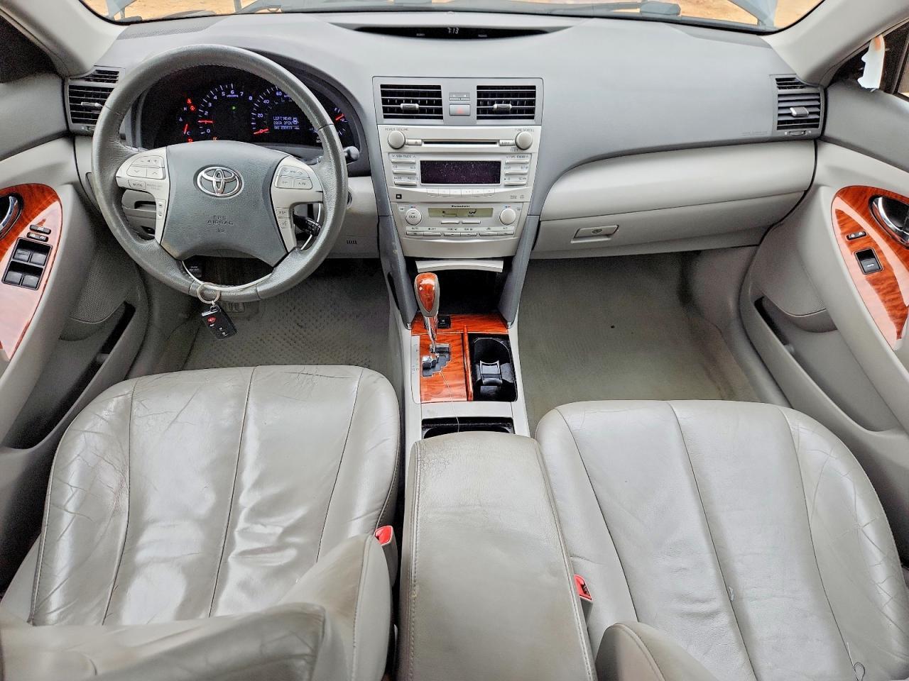 2011 TOYOTA CAMRY