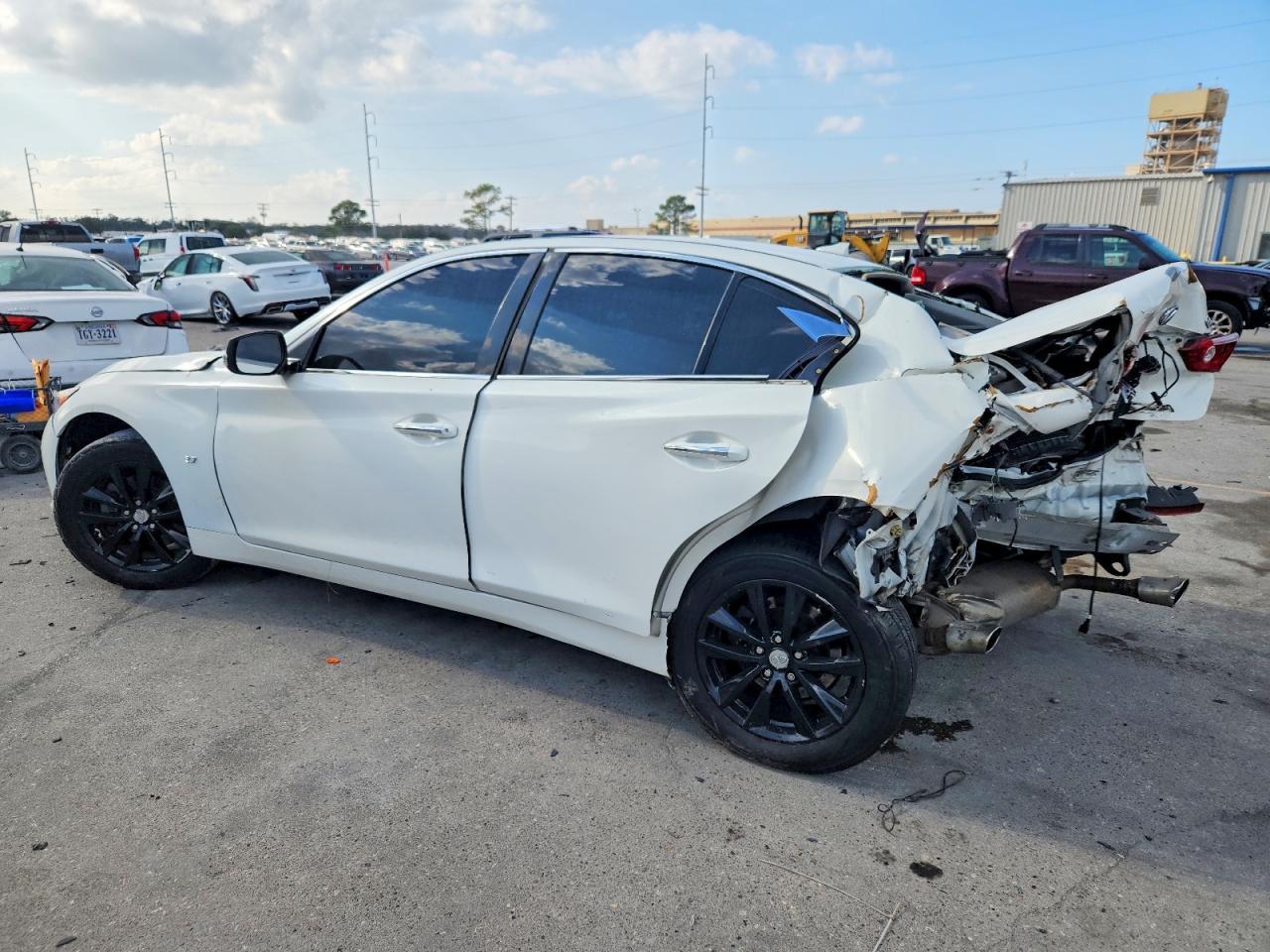 2015 INFINITI Q50