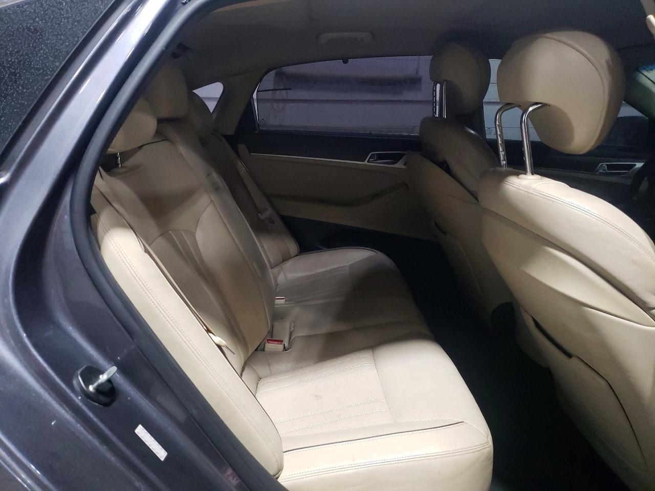2016 HYUNDAI GENESIS