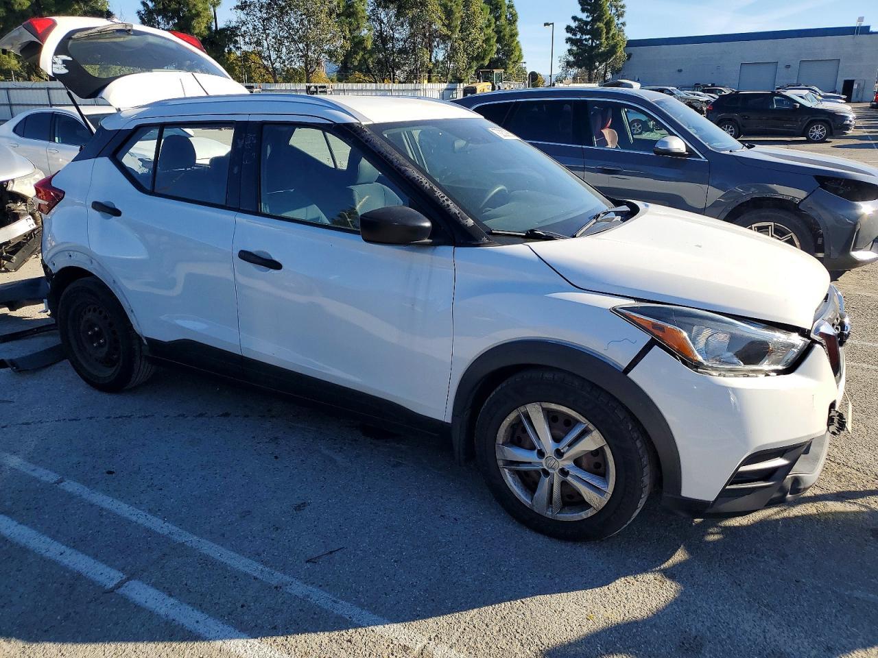 2018 NISSAN KICKS