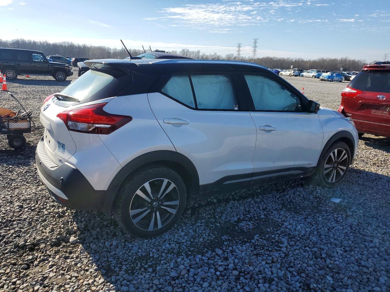 2020 NISSAN KICKS