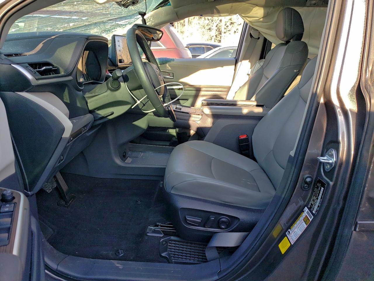 2024 TOYOTA SIENNA