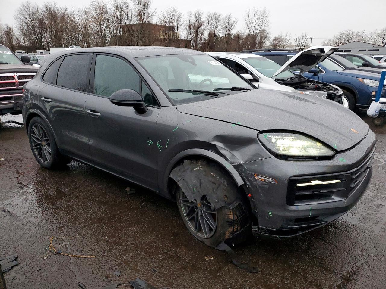 2024 PORSCHE CAYENNE