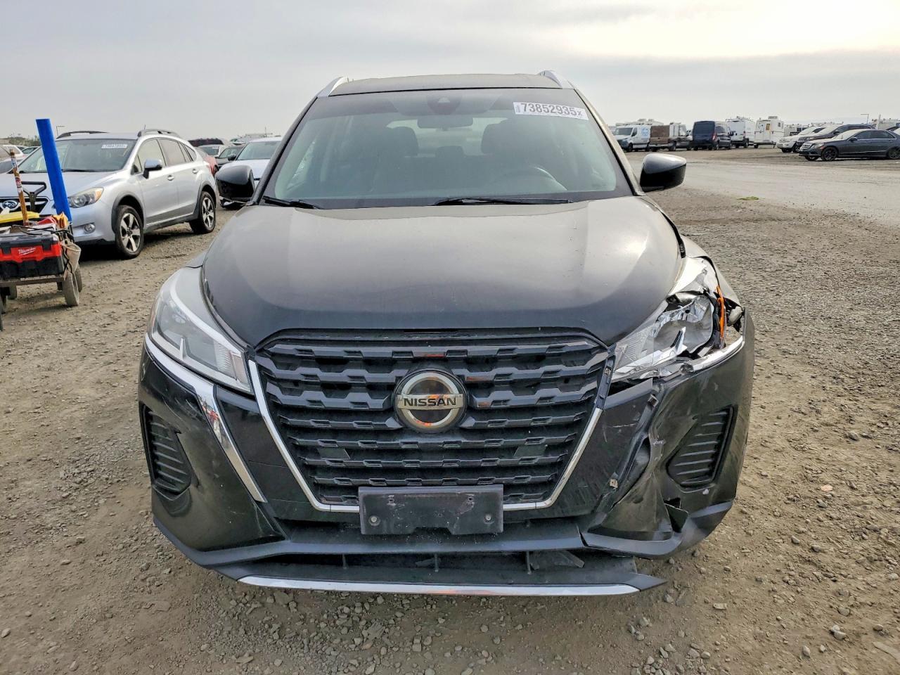 2021 NISSAN KICKS