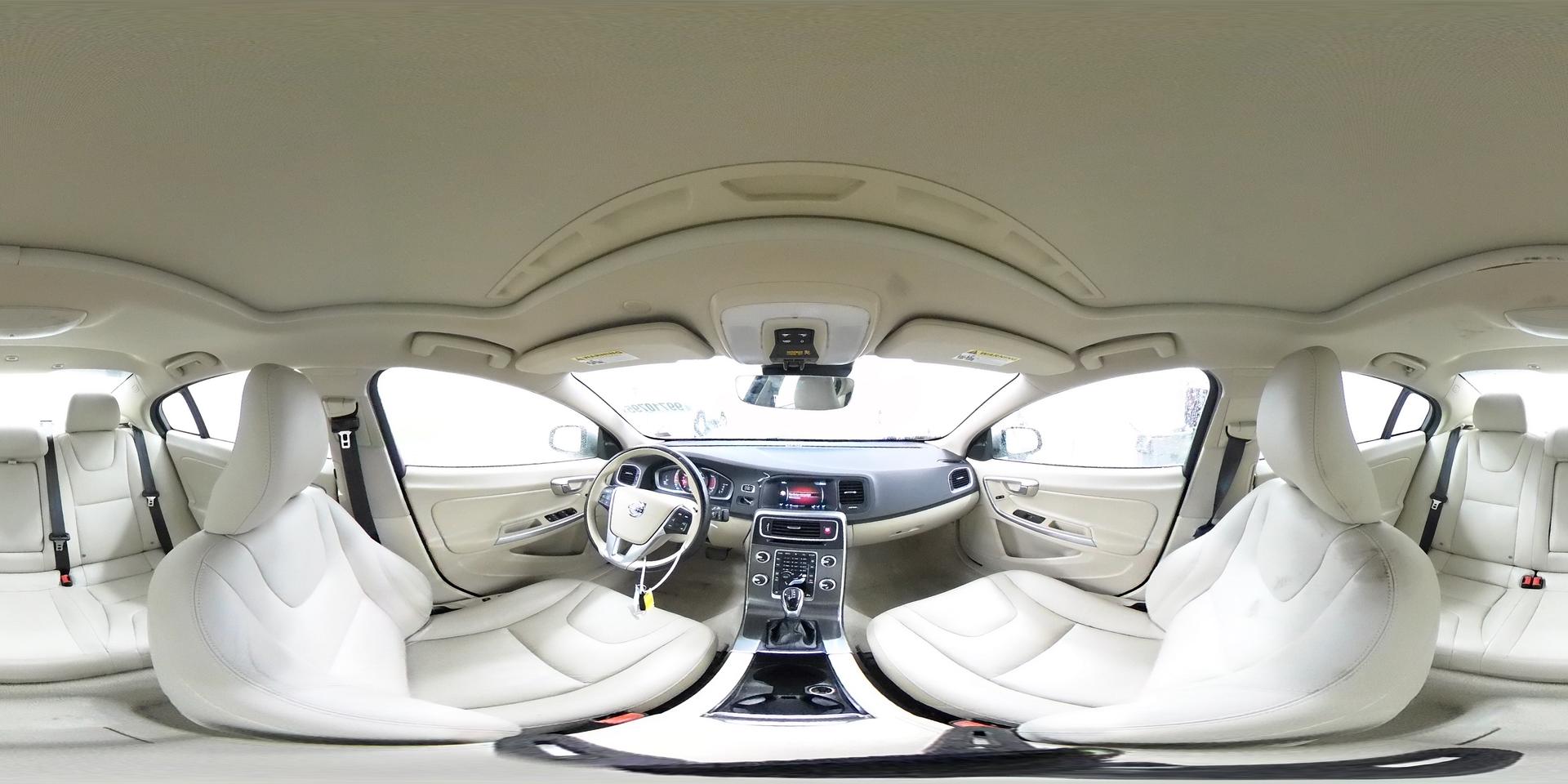 2015 VOLVO S60