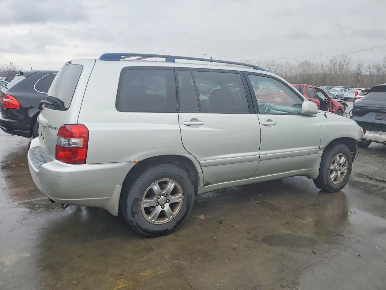 2004 TOYOTA HIGHLANDER