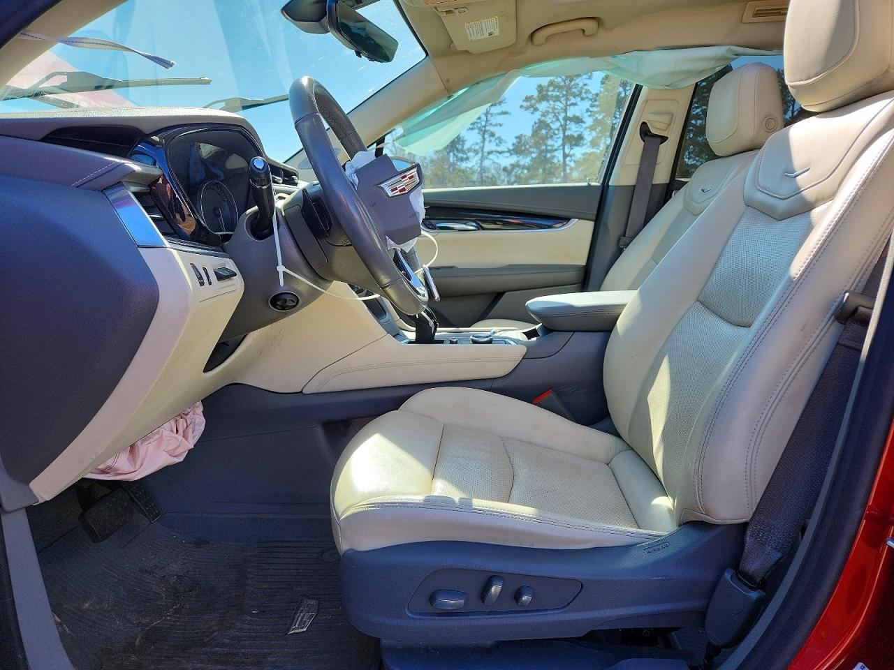2021 CADILLAC XT6