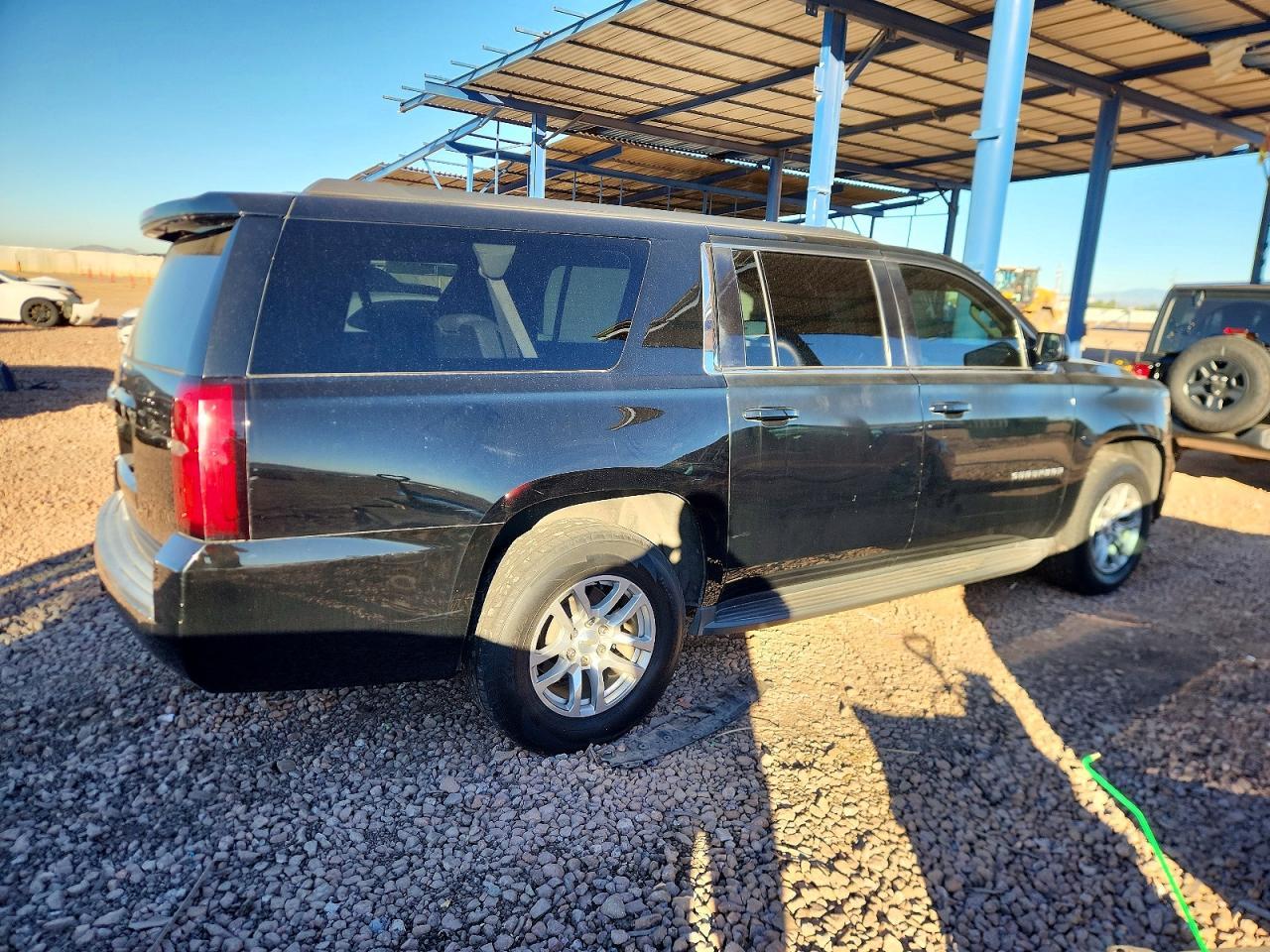 2016 CHEVROLET Suburban