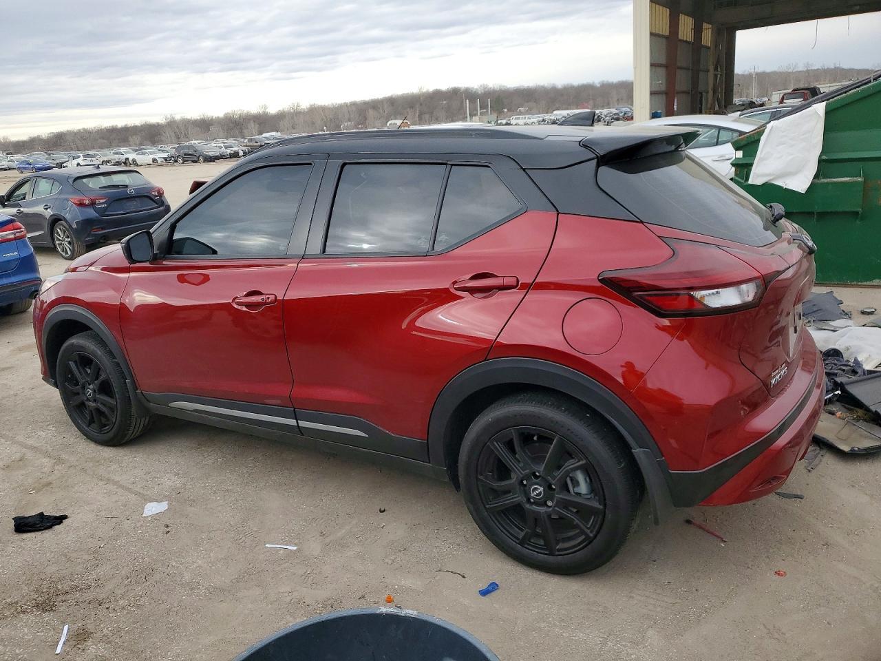 2024 NISSAN KICKS