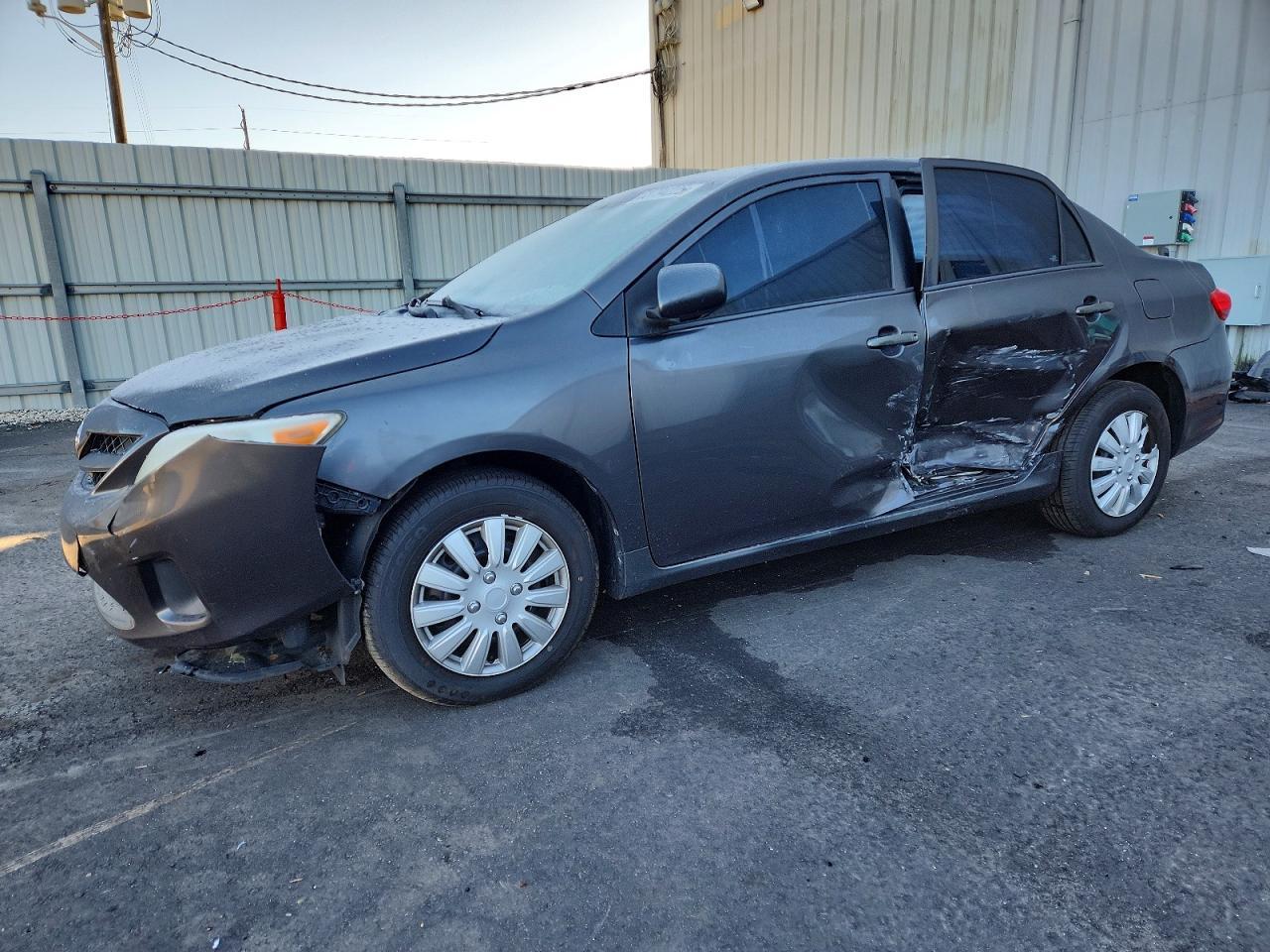 2013 TOYOTA COROLLA