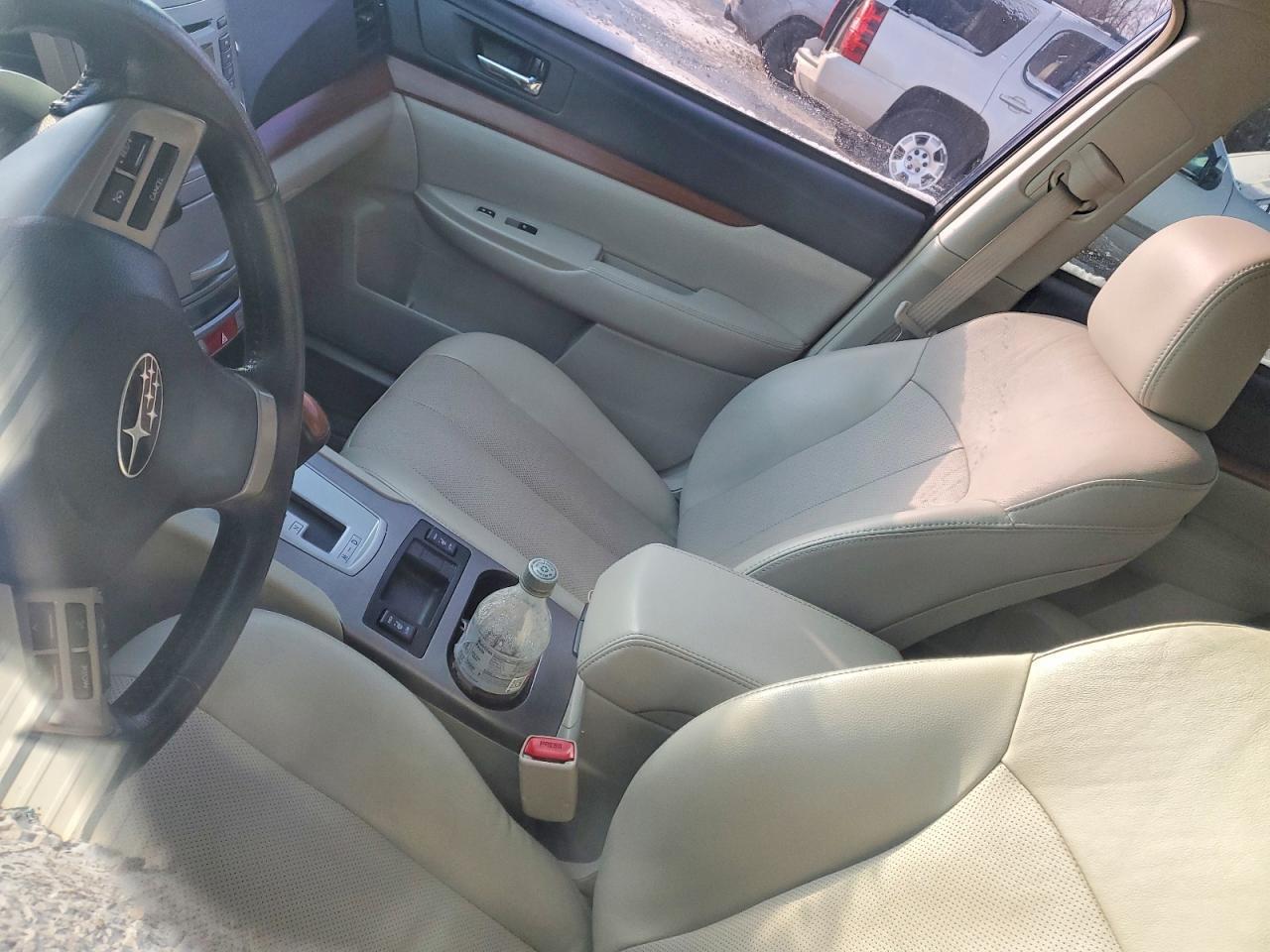 2014 SUBARU Outback