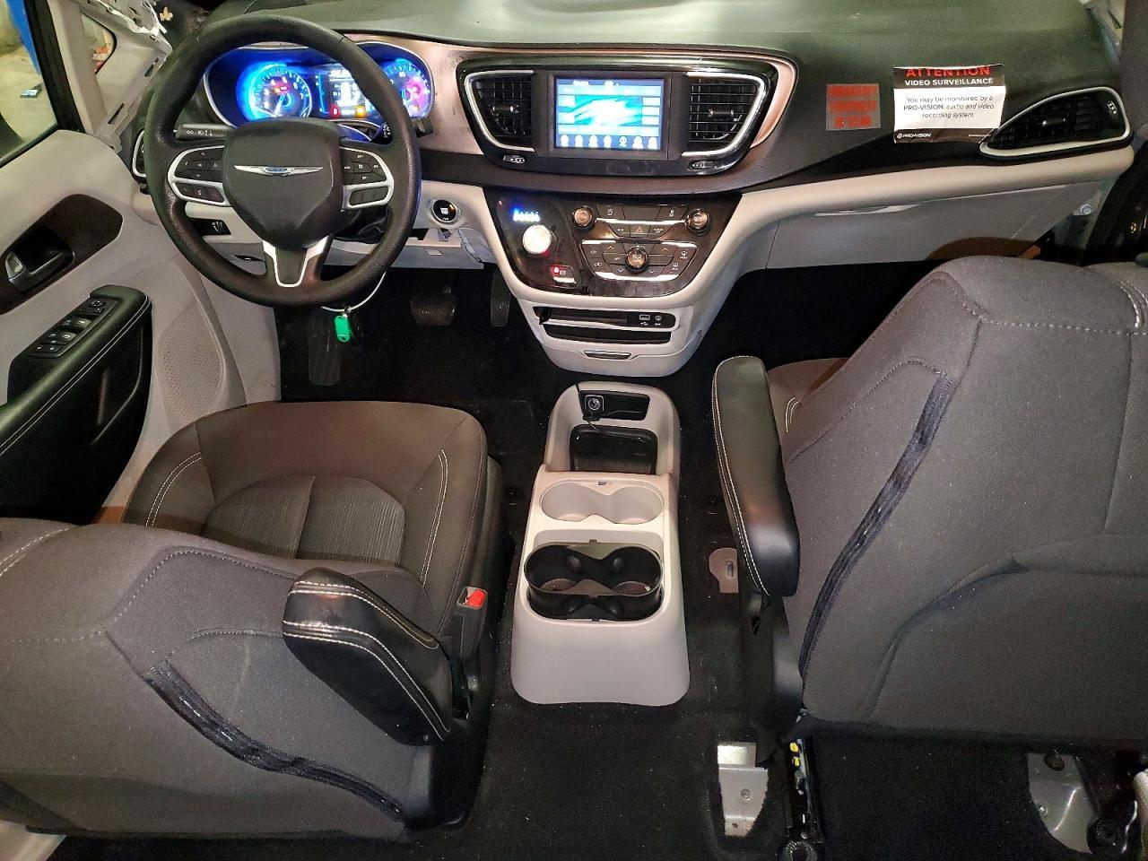 2020 CHRYSLER Voyager