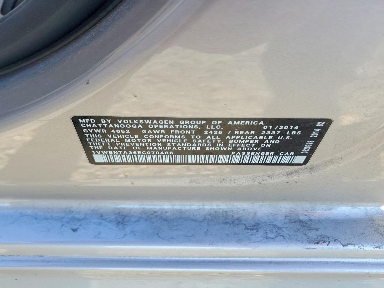 2014 VOLKSWAGEN Passat