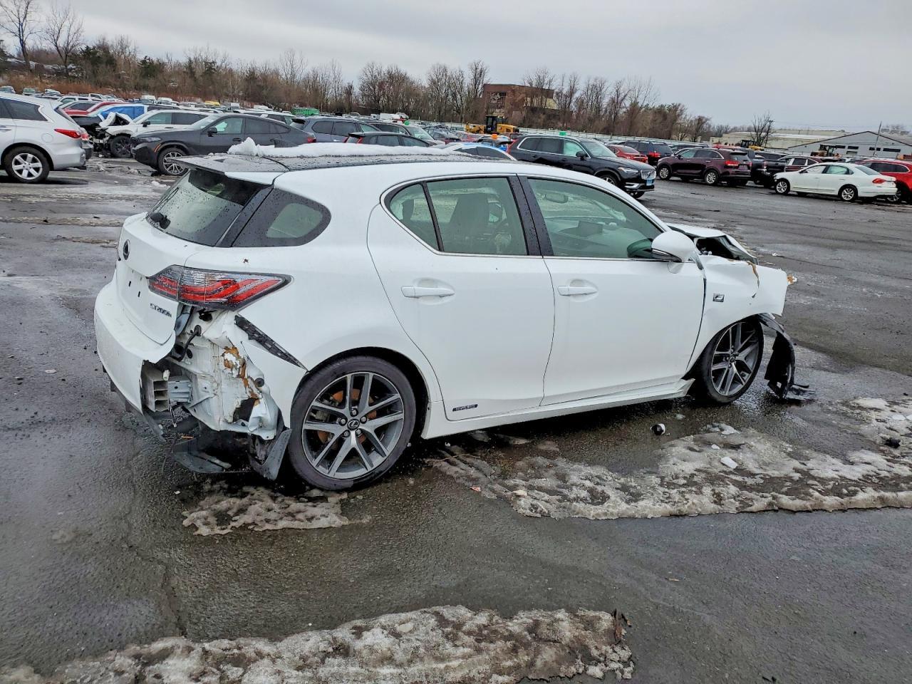 2016 LEXUS CT 200