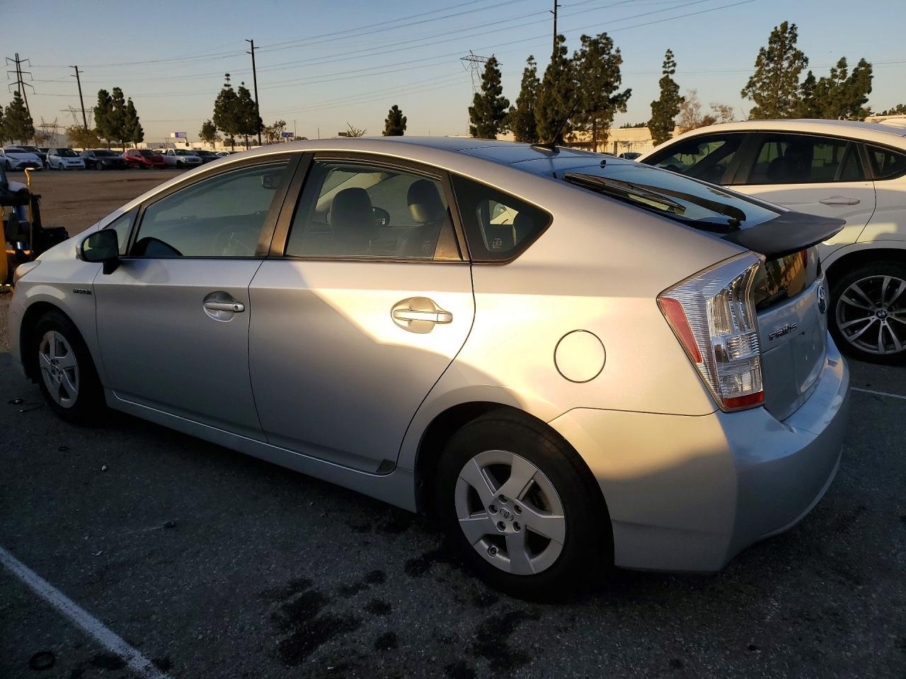 2011 TOYOTA PRIUS