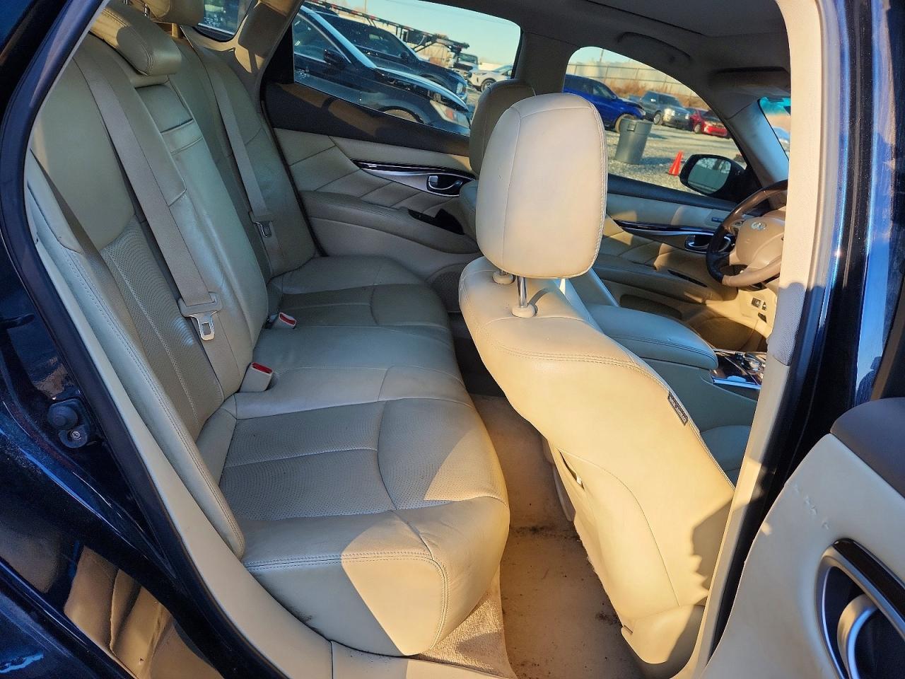 2015 INFINITI Q70