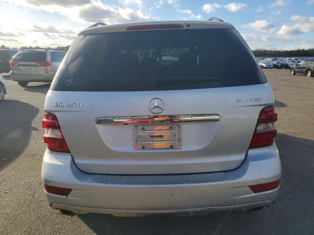 2011 MERCEDES-BENZ ML-Class
