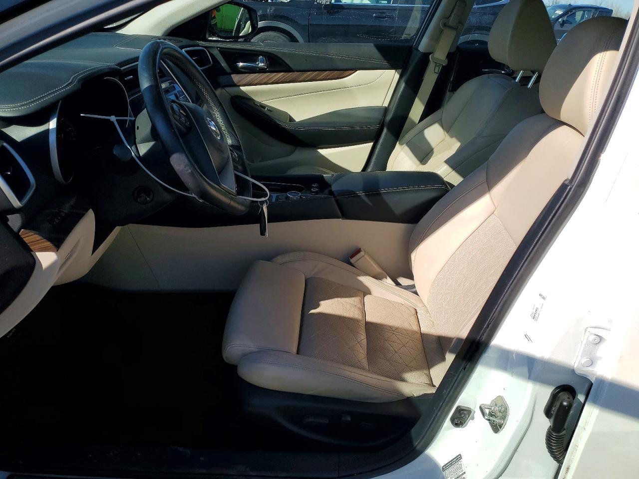 2016 NISSAN Maxima