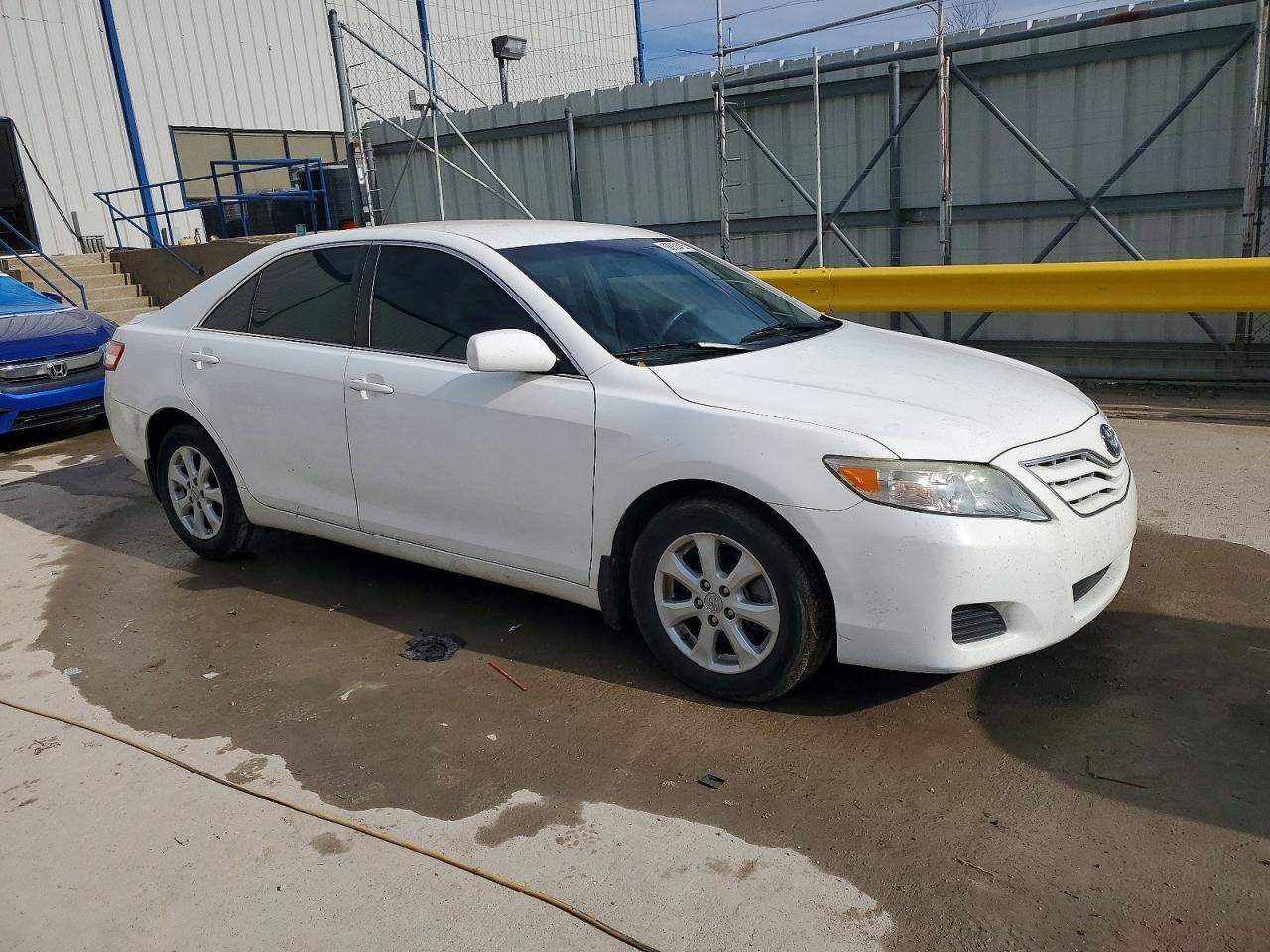 2011 TOYOTA CAMRY