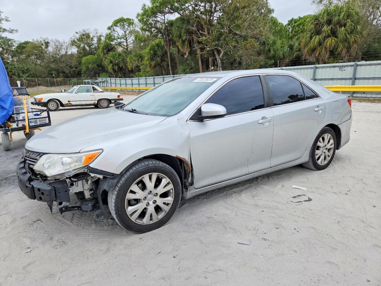 2014 TOYOTA CAMRY