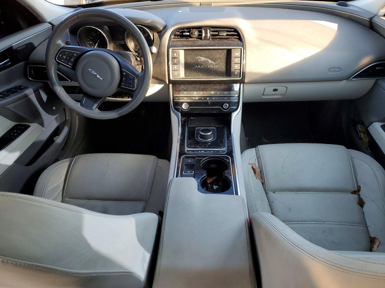 2017 JAGUAR XE