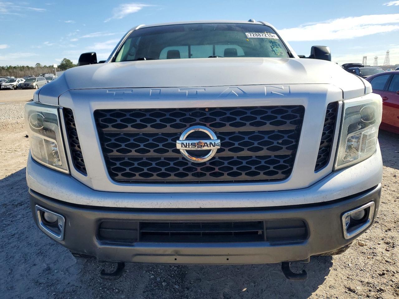 2016 NISSAN Titan