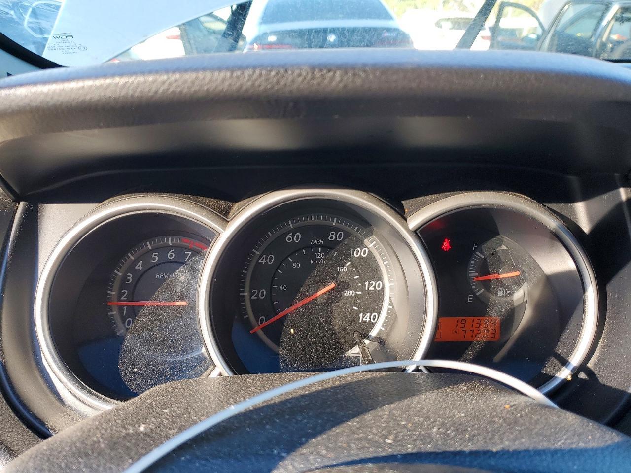 2011 NISSAN VERSA