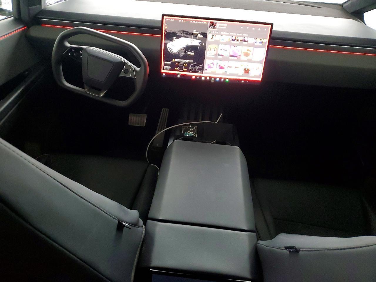 2024 TESLA Cybertruck