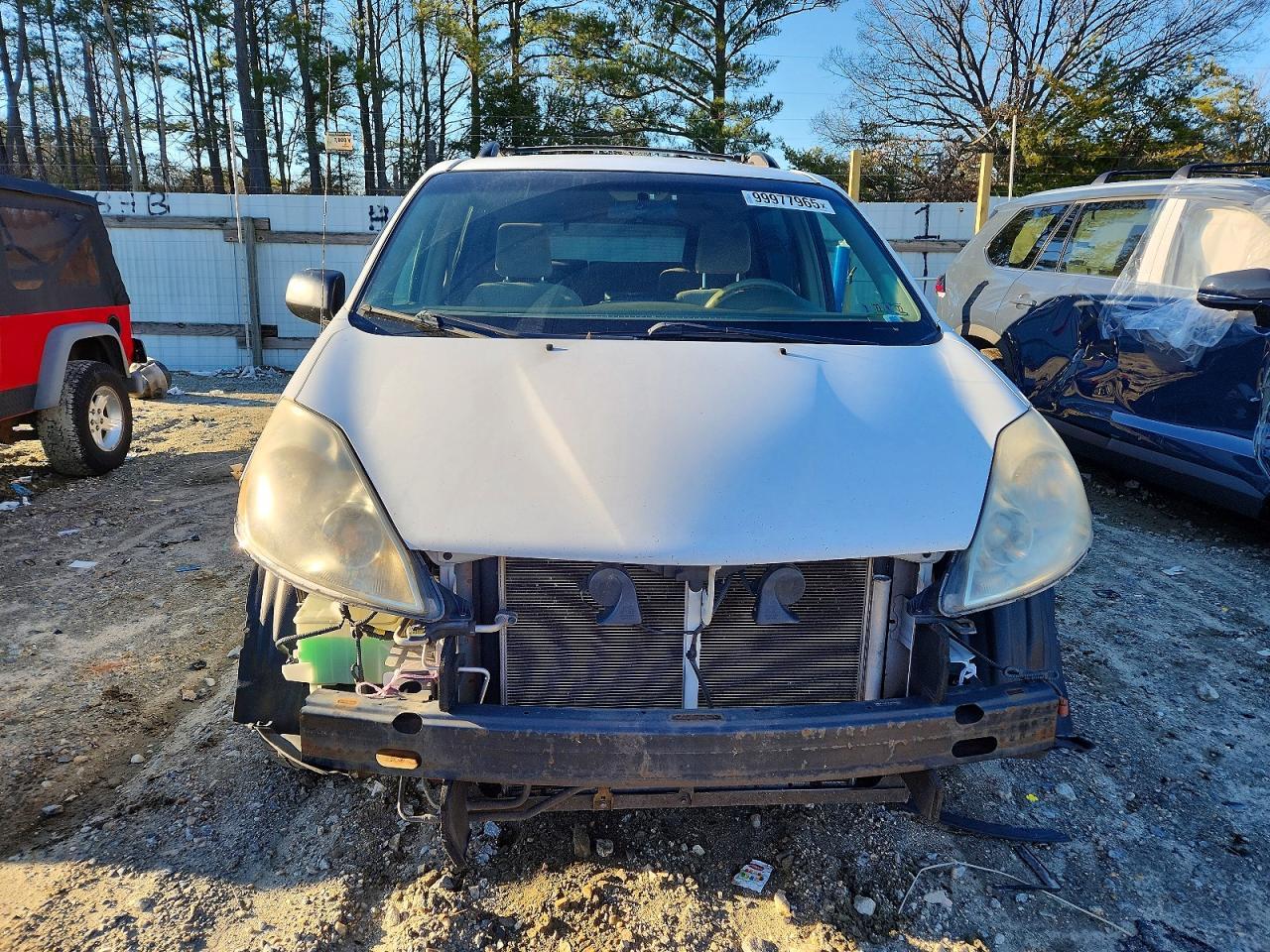 2009 TOYOTA SIENNA
