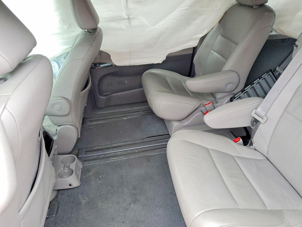 2015 TOYOTA SIENNA
