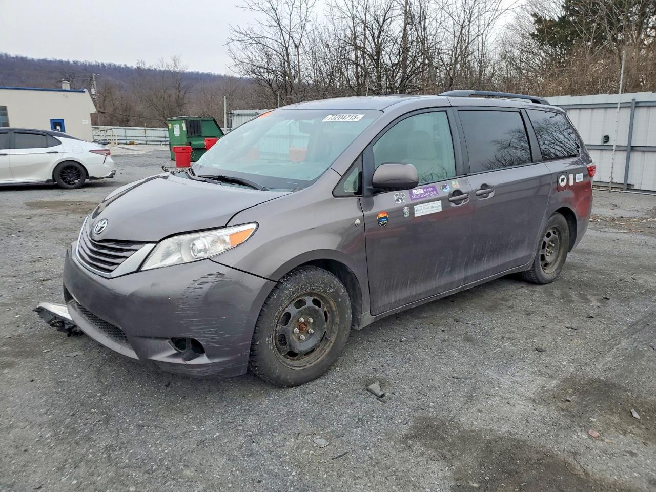 2015 TOYOTA SIENNA