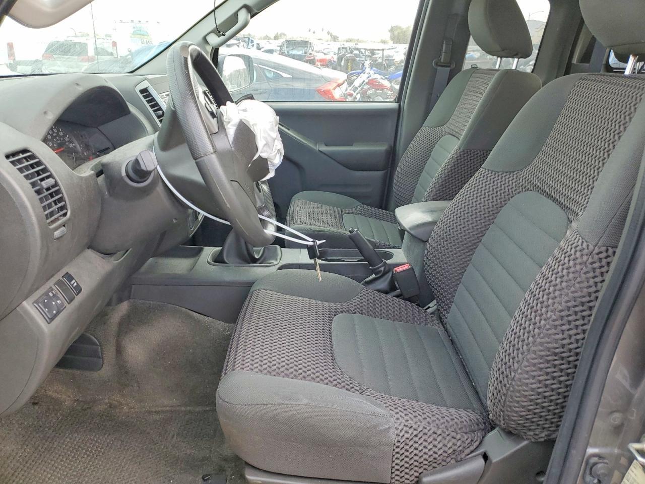 2016 NISSAN Frontier