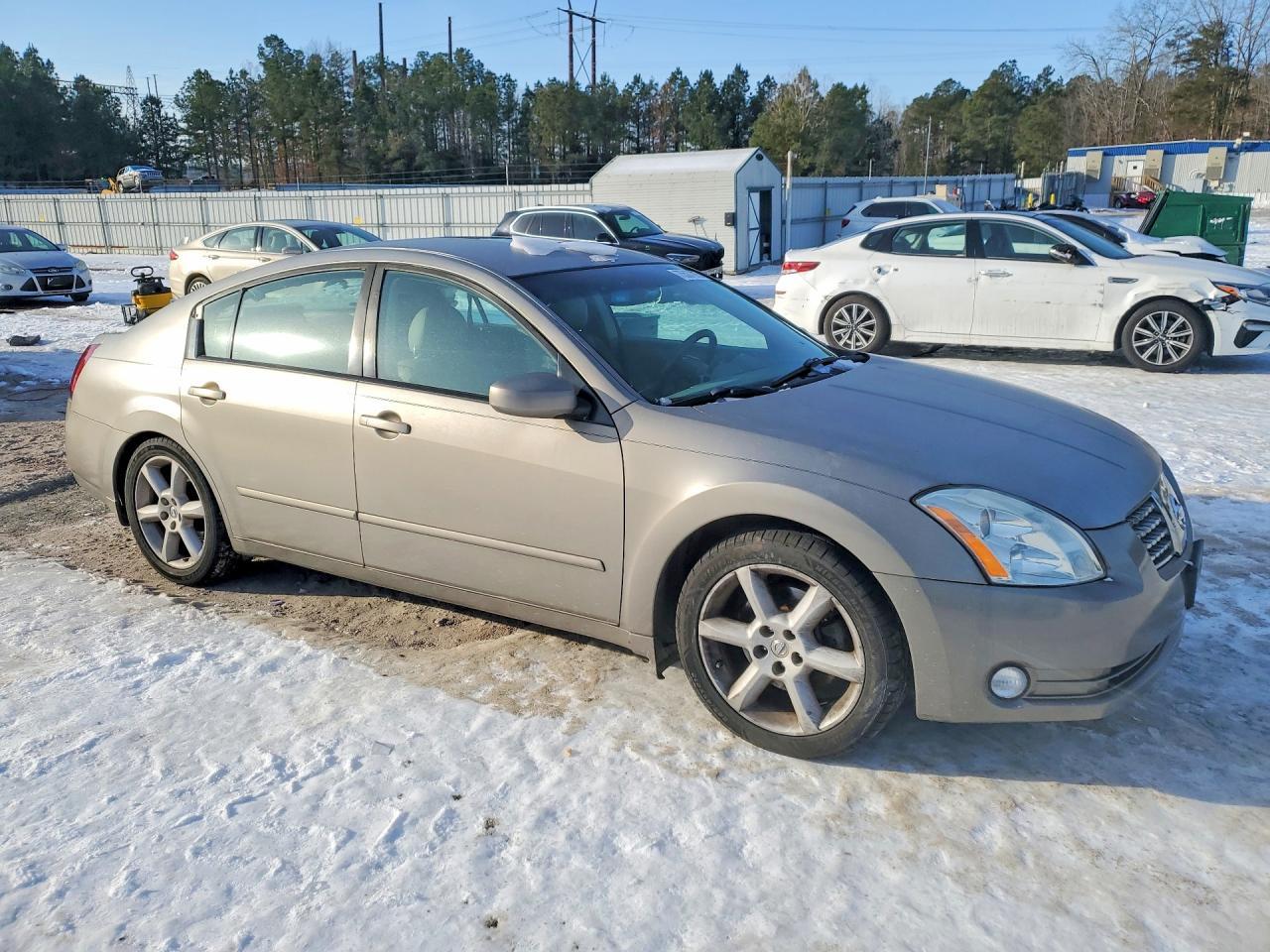 2004 NISSAN Maxima