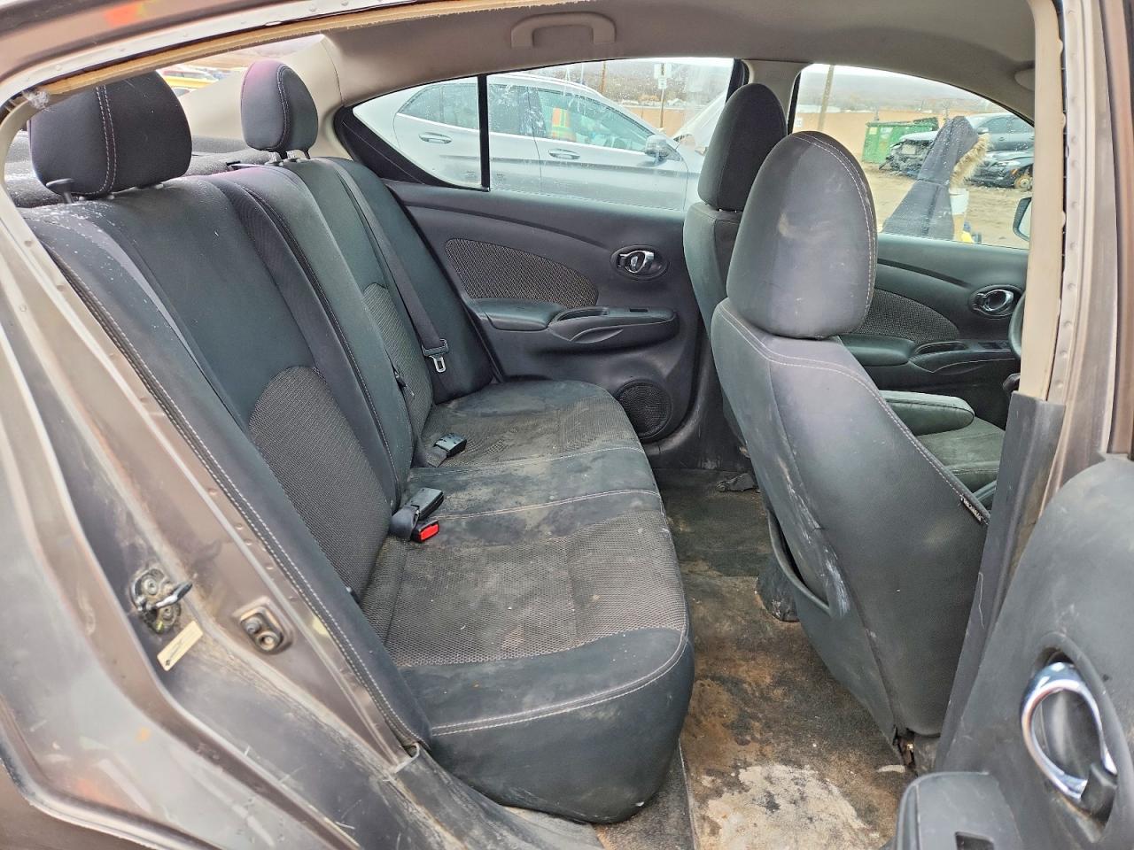 2016 NISSAN VERSA