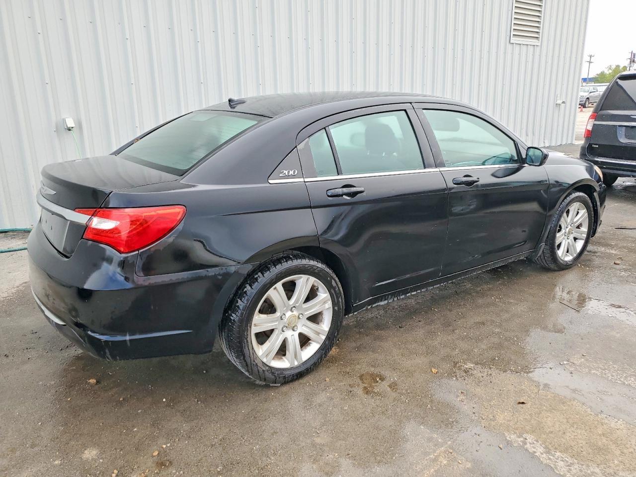 2013 CHRYSLER 200