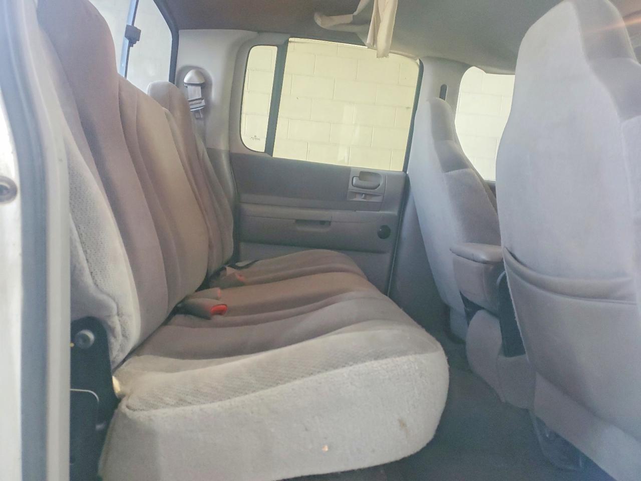 2004 DODGE Dakota