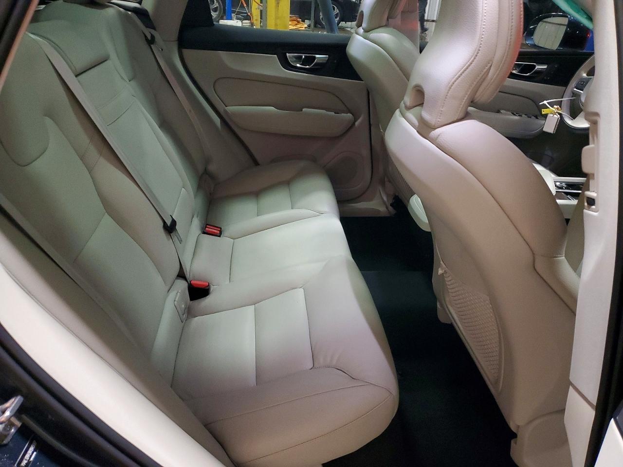 2022 VOLVO XC60
