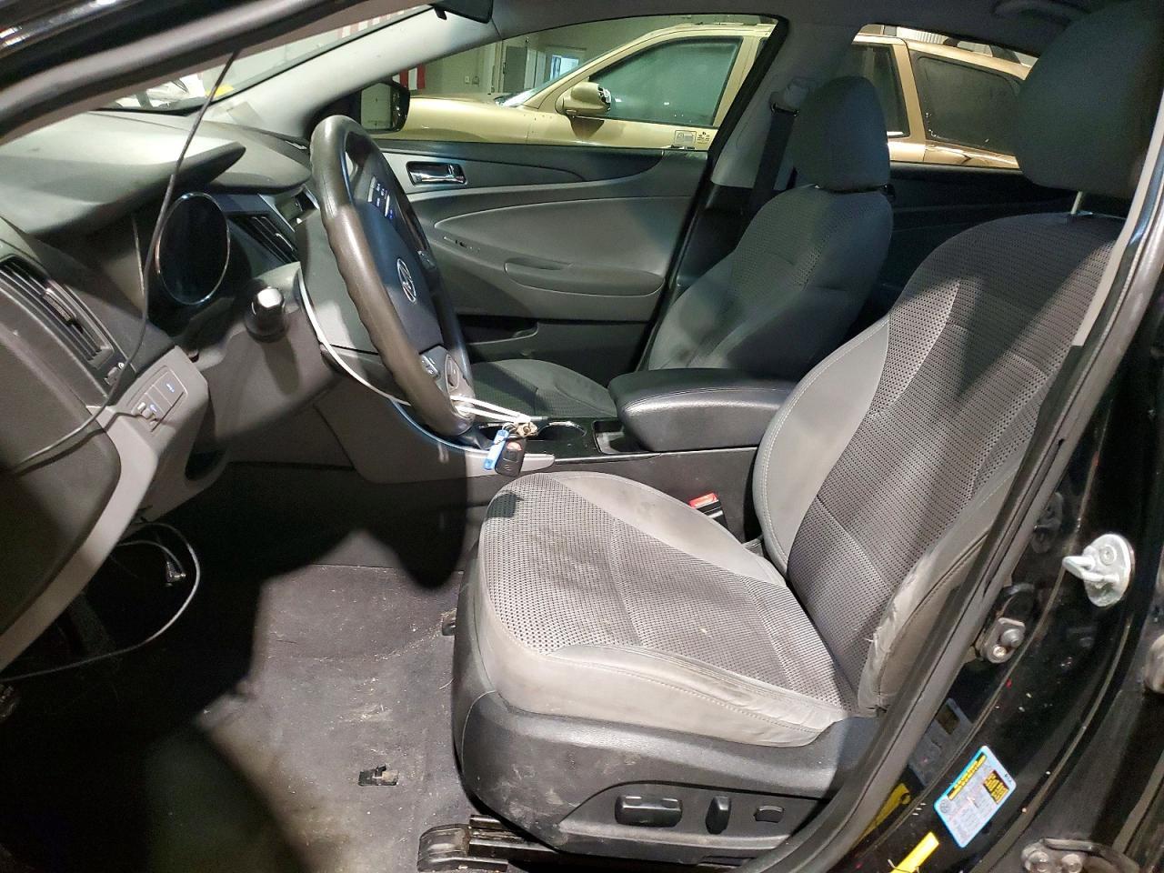 2011 HYUNDAI SONATA