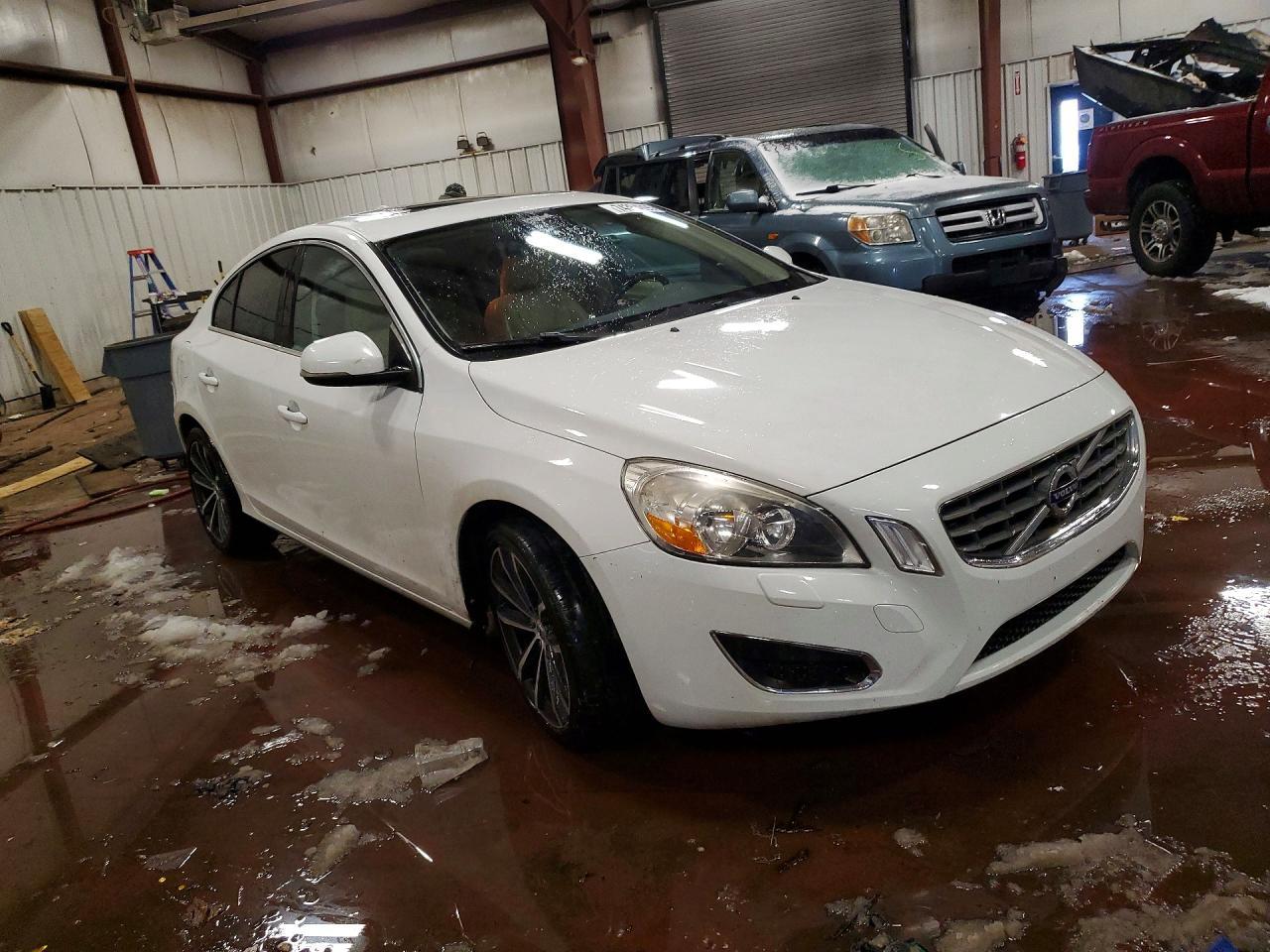2013 VOLVO S60