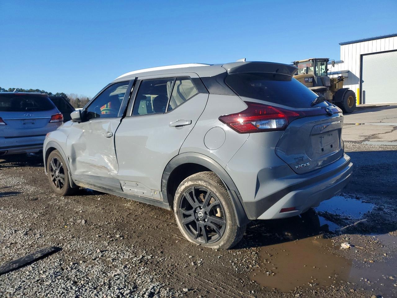 2024 NISSAN KICKS