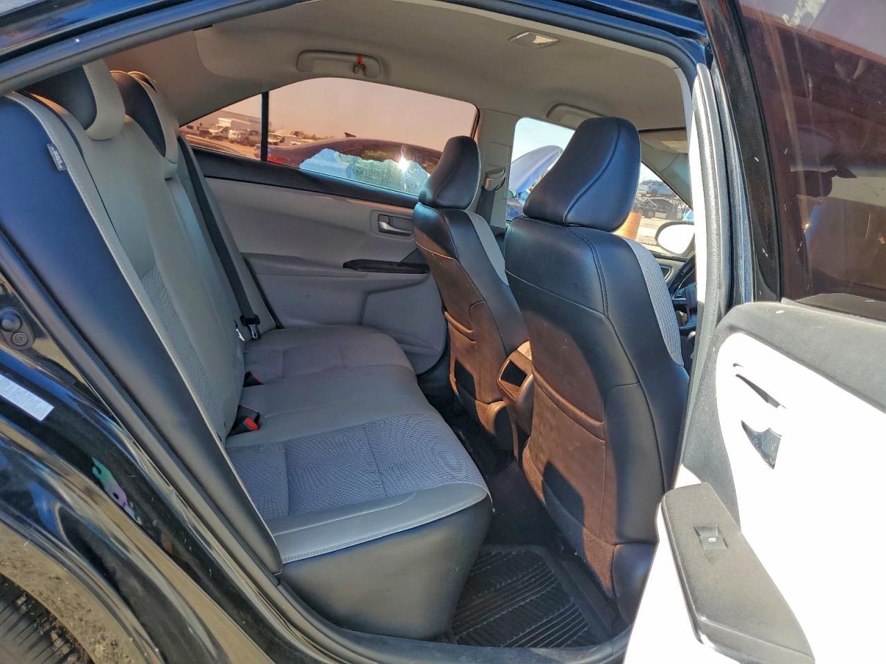 2016 TOYOTA CAMRY