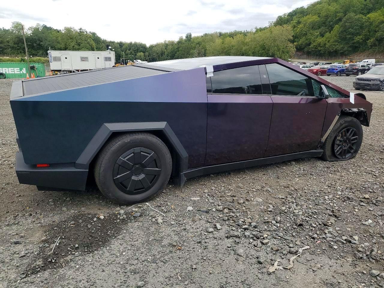 2024 TESLA Cybertruck