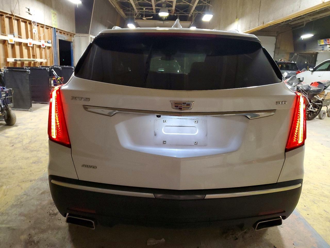 2017 CADILLAC XT5